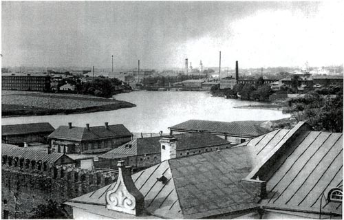 Вид Хапиловского пруда c монастырской колокольни